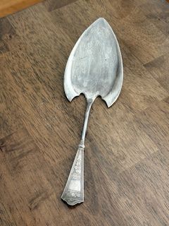 Vintage Leaf Cut Out Pie Server