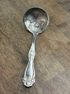 Holmes & Edwards American Beauty Ladle