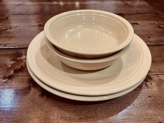 4pc Fiesta Dinner Plates & Bowls