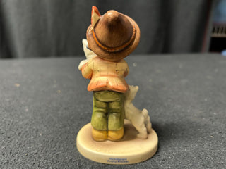 Frisky Friends-Hummel