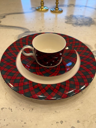 Vtg Arita Tartan plaid porcelain set of 12 pieces. Dinner plate, tea cup, and saucer (set of 12, 4 of each). Made in Japan. In box