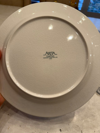 Vtg Arita Tartan plaid porcelain set of 12 pieces. Dinner plate, tea cup, and saucer (set of 12, 4 of each). Made in Japan. In box