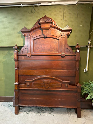 Victorian Walnut Full Bed Frame 58Wx 4Dx84H
