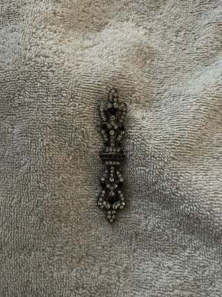 Bar Pin Blackstone & Rhinestone