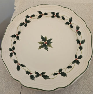 Mikasa Christmas Holiday Holly Dessert Plates SET OF 6