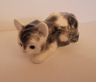 Walter Williams ceramic cat statue