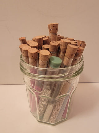 Set of 40 tubes of seeds beads in jar