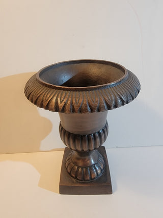 Cast metal classical urn planter/antiqued copper