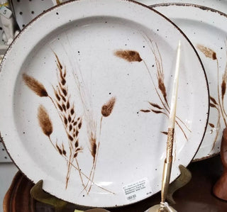 Wedgewood England Stoneware Plate 10" Midwinter Wild Oats