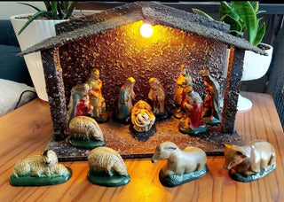 Midcentury German 15pc Nativity Scene 4.75" Papermâché Figurines with large lit wooden stable (As-Is)
