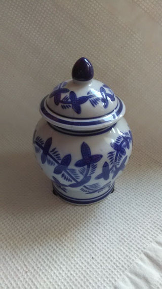 Small Ginger Jar s lid  Chinese blue & white
