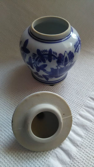 Small Ginger Jar s lid  Chinese blue & white