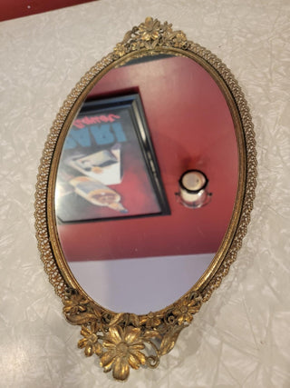 Oval mirrored tray