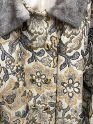 Fur collar embroidered vintage coat