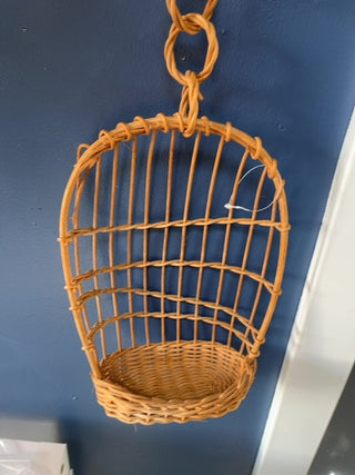 Wicker basket hanging shelf