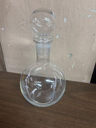 Vintage mid-century modern clear glass decanter with a spherical stopper #398