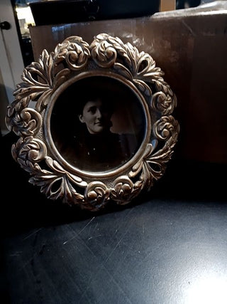 Round Floral Frame 7"