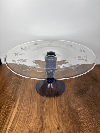 Glass cake stand