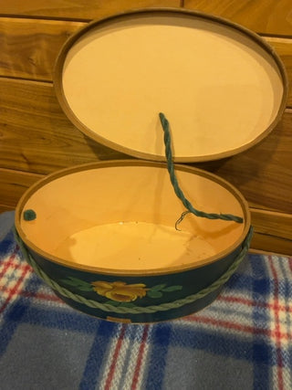 Hand painted box w/lid 40’s