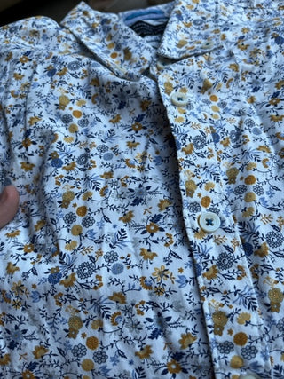 Floral button down shirt M