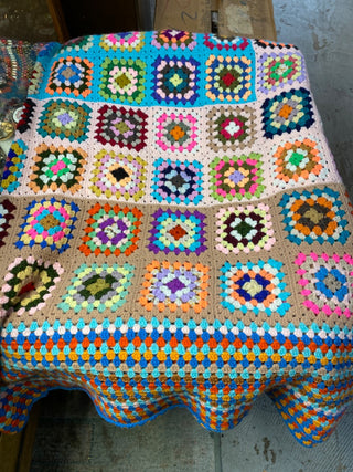 Vintage Homemade Boho Granny Square Large Well Made Throw / Bedspread