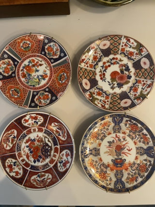 6.25” Imari plate with holder