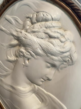 Vintage, Alexander Backer chalkwere Cameo wall plaque