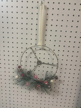 Red/white lampwire wreath