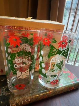 Vintage. hazelwere Holiday tumblers ( set of 6 )