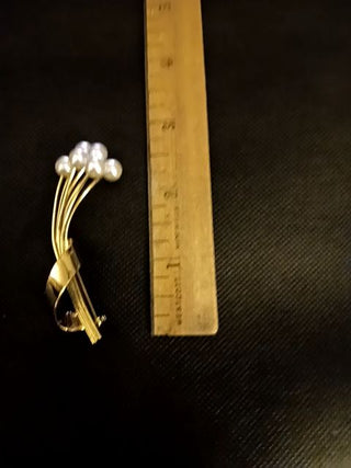 PearlSpray Brooch