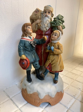 Enesco Musical Santa & Children