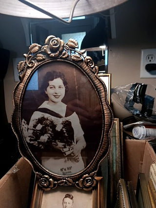 Victorian Style8x10Frame
