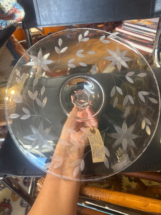 Vintage, Art Deco cake plate with daisy designs and handle