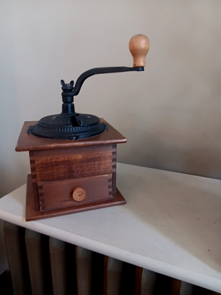 Vint. Coffee Grinder