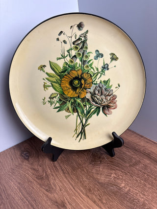 Plastic flowered platter