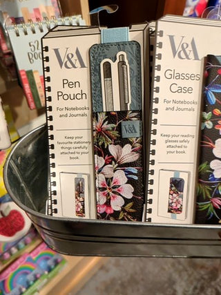 V&A Bookaroo Kilburn Collection: Pen Pouch