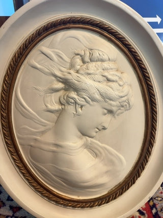 Vintage, Alexander Backer chalkwere Cameo wall plaque