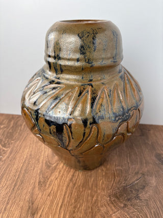 Pottery/vase