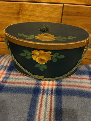 Hand painted box w/lid 40’s