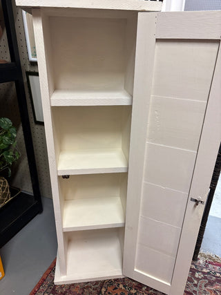 White Cabinet w/3 shelves