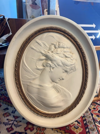 Vintage, Alexander Backer chalkwere Cameo wall plaque