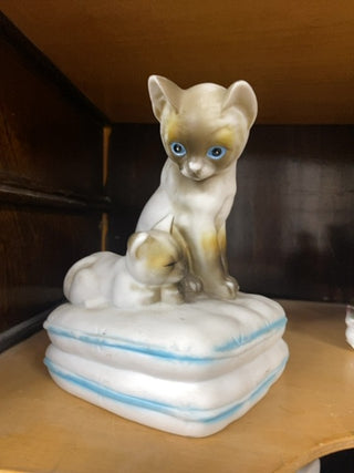 Seymour Mann Vintage 1980's Bisque Porcelain Siamese Cats Kitten Music Box Japan