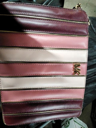 Mauve faux leather -