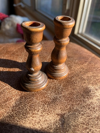 Set 2 wood candlesticks