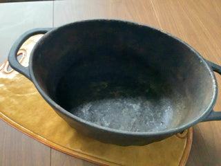 Paula Deen Cast Iron covered Dutch Oven 3.5 qu oval Yes