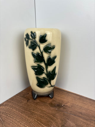 Pottery/vase