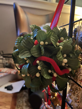 Hanging Mistletoe Ball