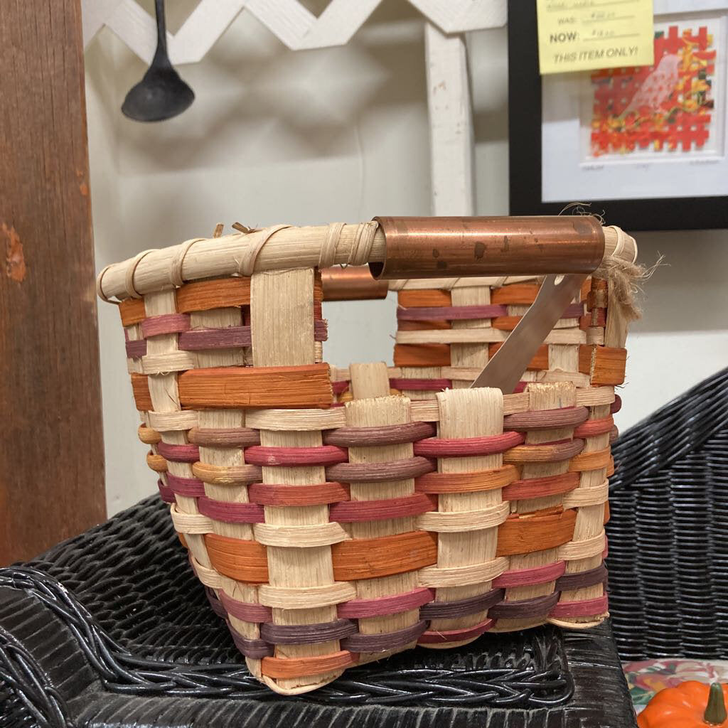 B-Handwoven fall basket w/copper handles (K555)