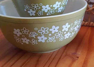 spring blossom "crazy daisy" pyrex 2.5 qt mixing bowl