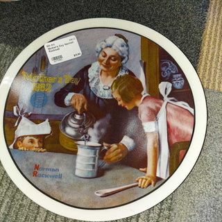 1982 Mother's Day Cooking lesson Norman Rockwell plate